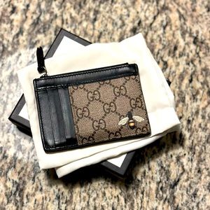 Gucci Bee GG Supreme card case wallet